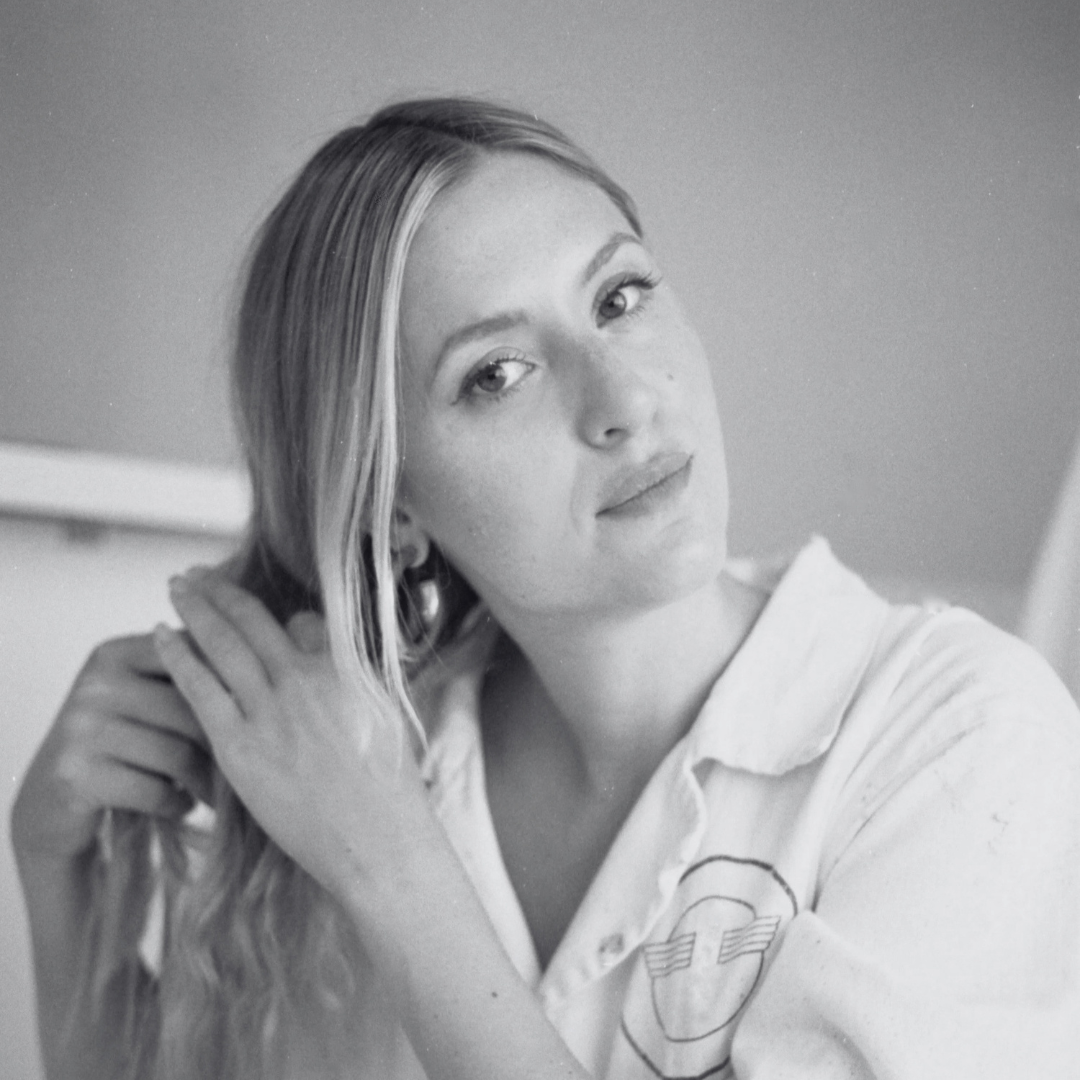 The Medicine of Being Witnessed: Greece, Rest, and The Ethereal Reset with Rachel Saunders